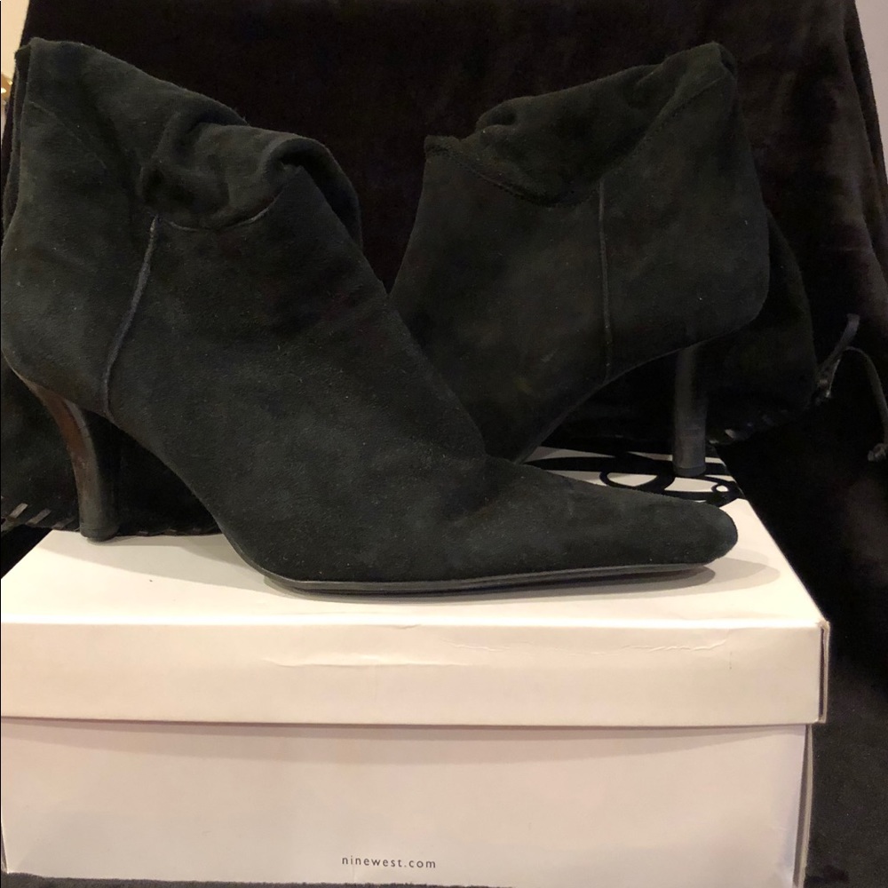 New Nine West suede boots